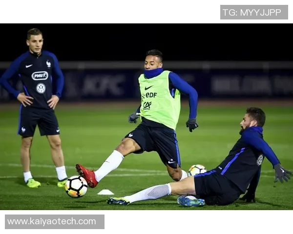 格林伤情恢复进展：腿部肌肉拉伤参与非对抗训练，复出时间表未定以长期健康管理为重